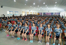 青少年參加沖鋒號軍事夏令營的意義