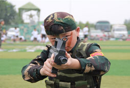 常德小學生夏令營教會孩子如何吃苦！