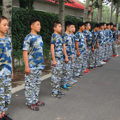 長沙軍事拓展夏令營豐富青少年的暑期生活