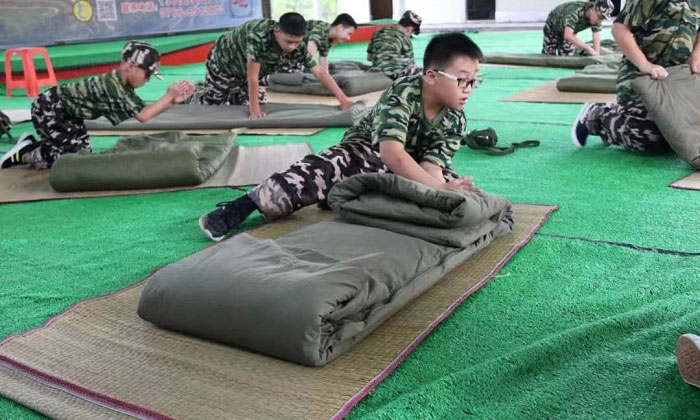 成都兒童軍訓(xùn)夏令營(yíng)