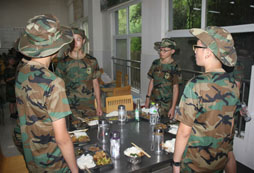 成都軍事夏令營從內(nèi)到外改變孩子