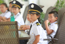 成都博得航空夏令營實(shí)現(xiàn)孩子的夢想！