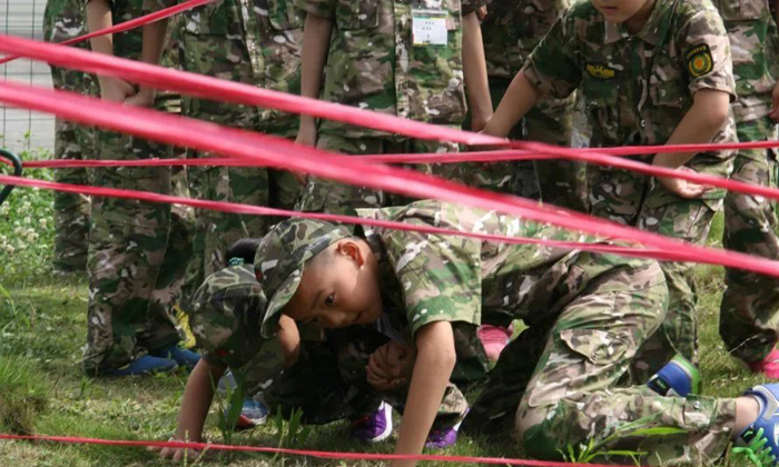 論中小學生參加成都軍事吃苦夏令營怎么樣？.jpg