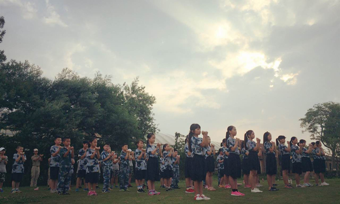 成都拓展軍事夏令營(yíng)合適什么人參加.jpg