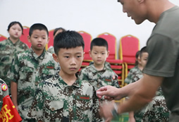 叛逆期的孩子該不該參加成都軍事夏令營？
