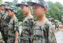 暑假眉山市附近中小學(xué)生軍事夏令營好營推薦？