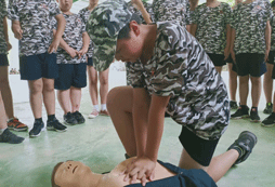 郴州軍事夏令營如何處理突發(fā)情況？