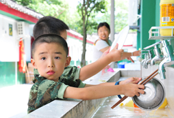 暑期參加補習班不如報名參加暑期吃苦夏令營