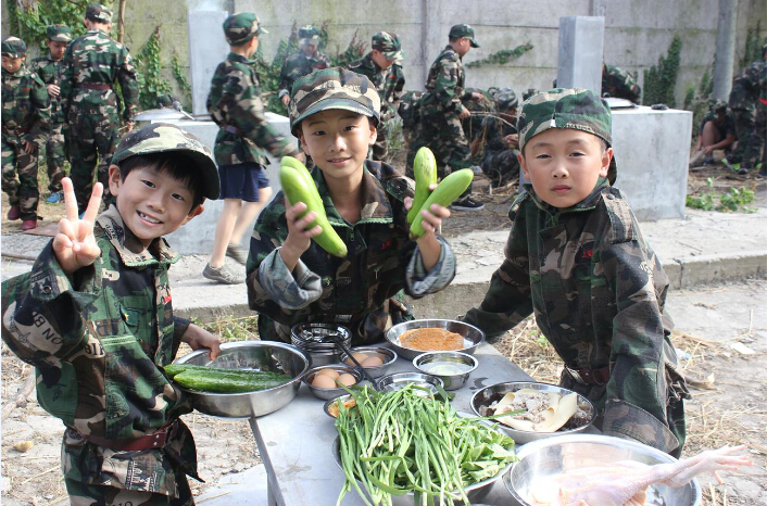 暑假吃苦夏令營