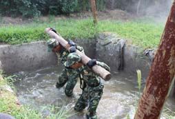 體驗(yàn)不一樣的吃苦夏令營