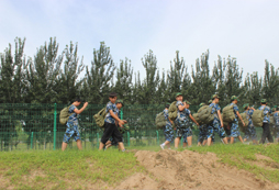 吃苦夏令營(yíng)活動(dòng)更好的鍛煉孩子