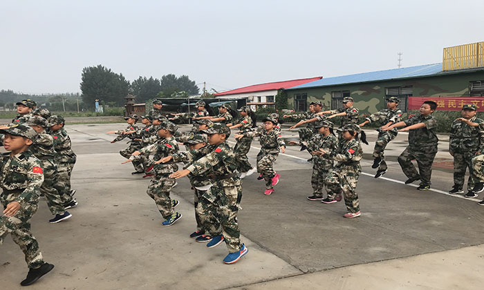 吃苦夏令營費用多少