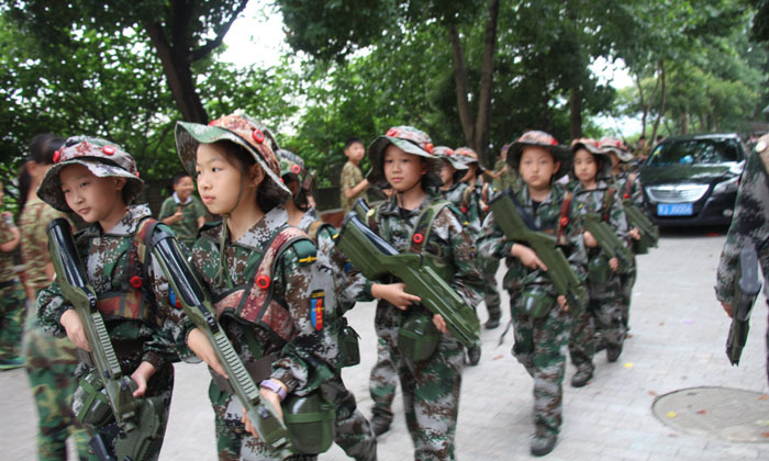 小學生吃苦夏令營報名多少錢