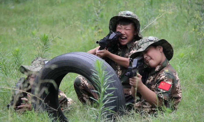 哪里有吃苦夏令營(yíng)