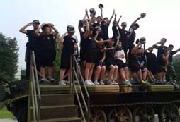 暑期加入吃苦夏令營給孩子成長的機會