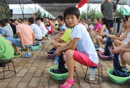 吃苦夏令營(yíng)中享受自然賦予的寶貴財(cái)富