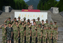 培養(yǎng)孩子參加哪家吃苦夏令營好？