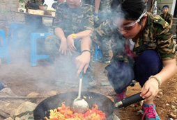 提前報(bào)名21天吃苦夏令營(yíng)可享受優(yōu)惠哦
