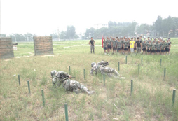 吃苦夏令營(yíng)帶給孩子愉快的暑假