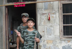 山區(qū)夏令營讓孩子學會滿足和感恩