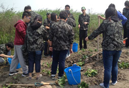 關(guān)于中小學(xué)生吃苦夏令營(yíng)的教育意義