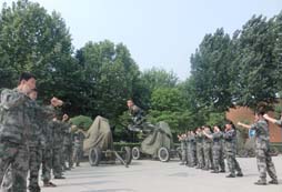 吃苦夏令營(yíng)帶你走進(jìn)綠色軍營(yíng)