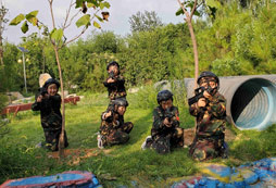 山西沖鋒號軍事夏令營幫助孩子塑造軍人品質(zhì)