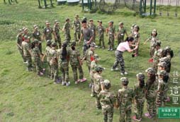 來(lái)重慶夏令營(yíng)提前感受軍校的生活