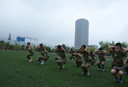 重慶軍事夏令營(yíng)對(duì)孩子的成長(zhǎng)的幫助