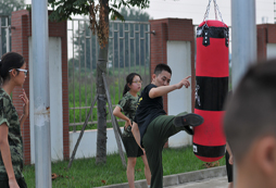 重慶青少年夏令營學習愛國愛軍精神！
