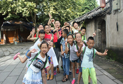 重慶游學(xué)夏令營(yíng)讓孩子走出家門(mén)看世界