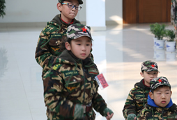 為何重慶的家長(zhǎng)都選擇吃苦夏令營(yíng)？