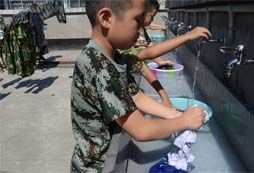 增強(qiáng)紀(jì)律意識(shí)和自理能力就來(lái)重慶軍事夏令營(yíng)