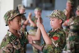參加超級(jí)軍營(yíng)軍事夏令營(yíng)需要攜帶哪些物品？