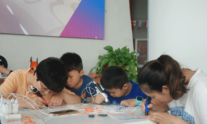 小學(xué)生創(chuàng)客編程夏令營(yíng)報(bào)名多少錢