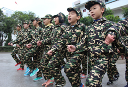 營地軍步訓(xùn)練