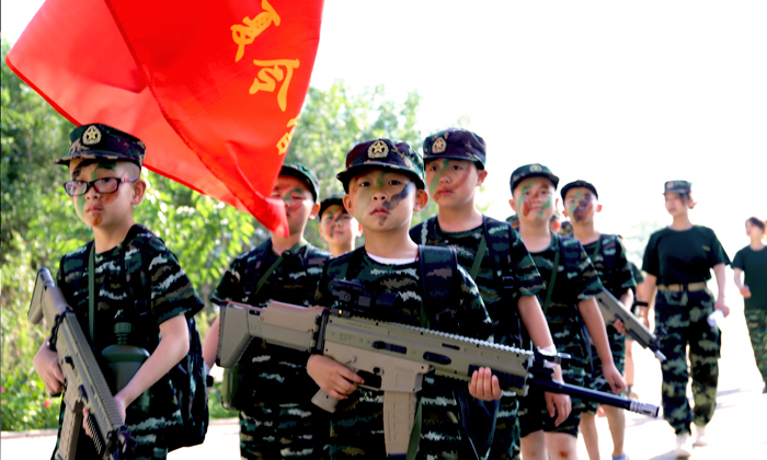 信號(hào)旗軍事夏令營