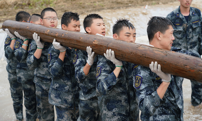 刻苦訓練，磨練意志