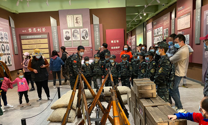 參觀歷史紀念館