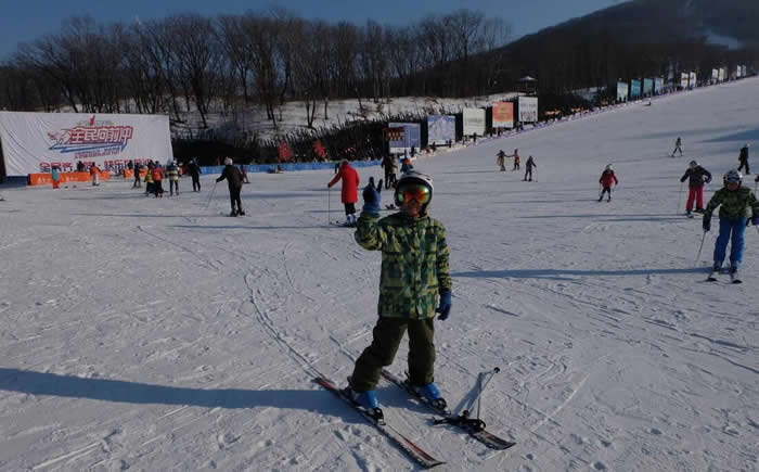 青少年參加?xùn)|北滑雪冬令營需要注意哪幾點？