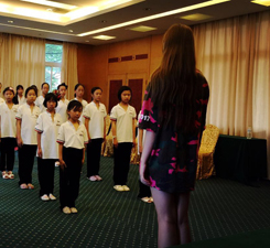 通過(guò)國(guó)學(xué)教育提升自我修養(yǎng)