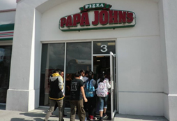 國(guó)外的暑期夏令營(yíng)為孩子提供鍛煉的機(jī)會(huì)!