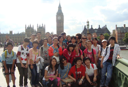參加英國(guó)游學(xué)夏令營(yíng)學(xué)習(xí)純正的倫敦音