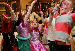 英國表演戲劇夏令營為期2周的職業(yè)演員體驗(yàn)