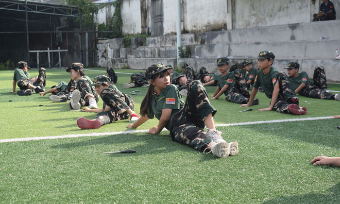 兒童軍事夏令營(yíng)價(jià)格