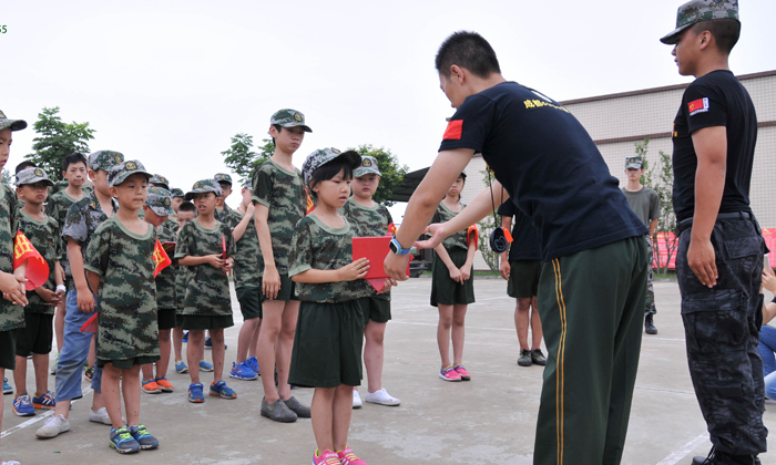 有合適兒童參加的軍事夏令營(yíng)嗎？.jpg