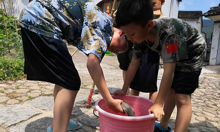 孩子什么年齡夏令營(yíng)最好