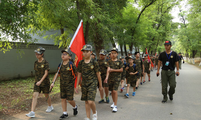 兒童軍事夏令營