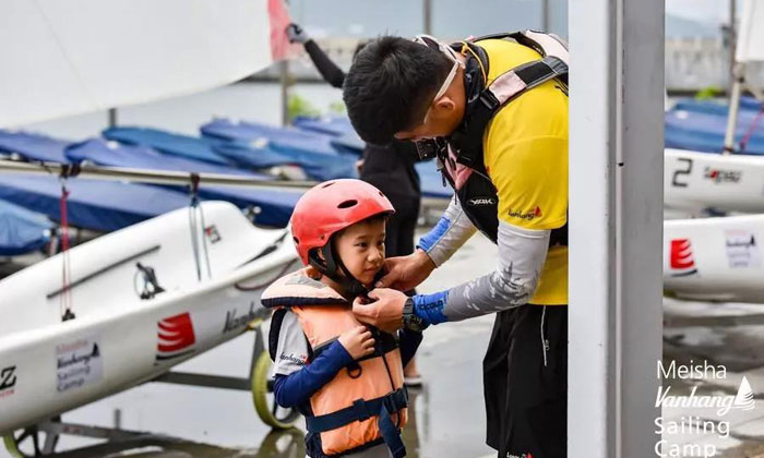 國內(nèi)青少年帆船夏令營哪家好