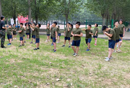 防城港中學(xué)生軍事夏令營(yíng)提高學(xué)生的綜合素質(zhì)